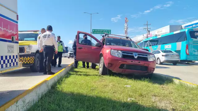 El vehículo fue remolcado por una grúa hacia el corralón