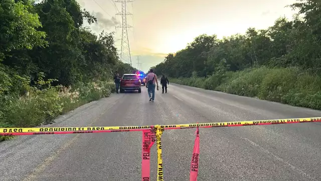 Elementos de tránsito hallan cuerpo al interior de una maleta en Cancún.