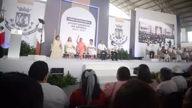 Así fue como Cecilia Patrón tomó protesta como alcaldesa de Mérida, Yucatán