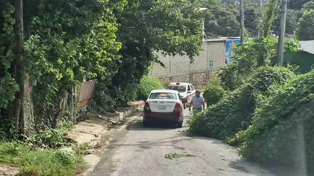 Un hombre conocido como “pájaro de cuentas” asaltó violentamente a un taxista en la colonia Peña