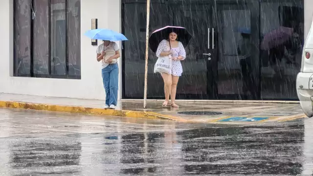 Una aeronave caza huracanes está en camino para investigar la zona