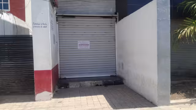 El segundo negocio cerrado funcionaba solo los fines de semana.