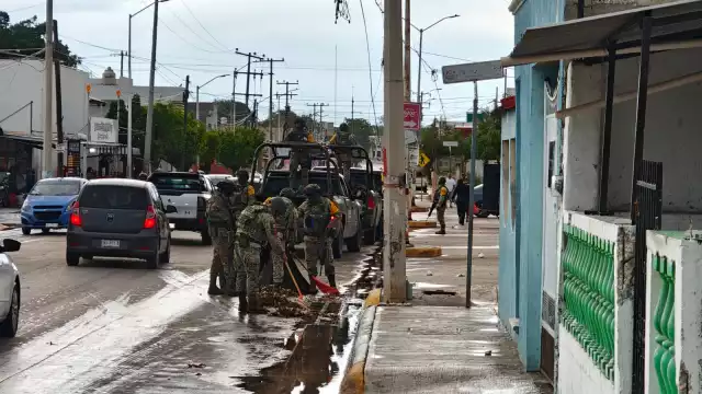 Ejército activa Plan DN-III-E por lluvias en Campeche y auxilia a colonias inundadas
