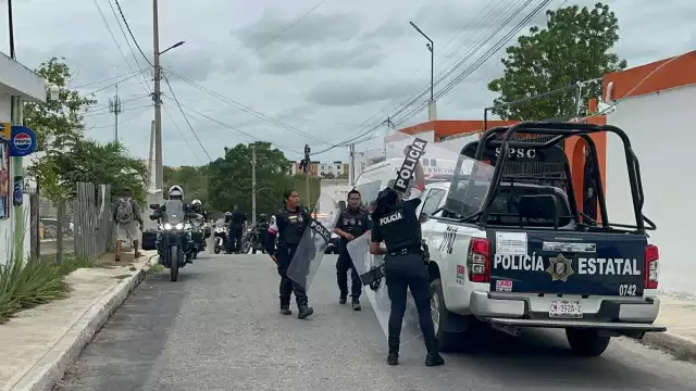 Violento enfrentamiento en la colonia Lázaro Cárdenas deja siete policías heridos