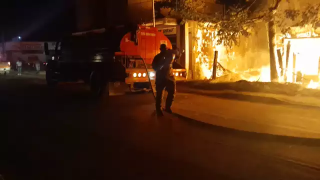 Según, un artefacto de pirotecnia cayó sobre la humilde vivienda