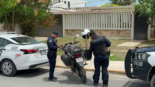 Conductores sancionados por licencia vencida, falta de placas y vidrios polarizados