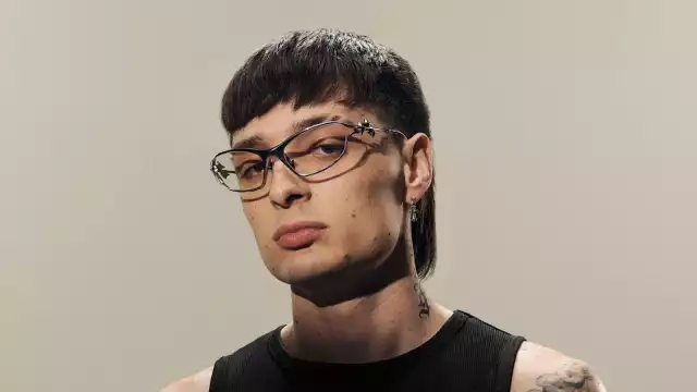 Peso Pluma aparece junto a Kanye West en video