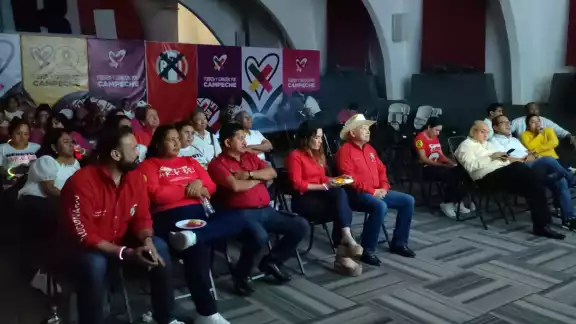 Apenas tres perredistas decidieron acudir a la convocatoria del PRI en Campeche para ver el Tercer Debate Presidencial
