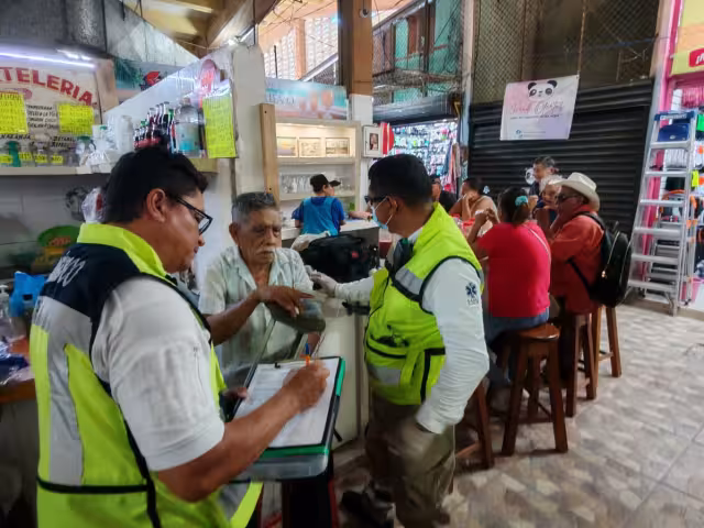 El calor y el ayuno provocan colapso de un hombre en el mercado de Campeche