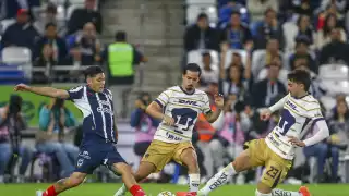 Rayados rasguña ventaja ante Pumas que  deja escapar el cero en el BBVA