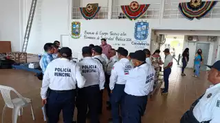 Policías de Candelaria exigen pago justo de más de 24 mp por 10 años de servicio
