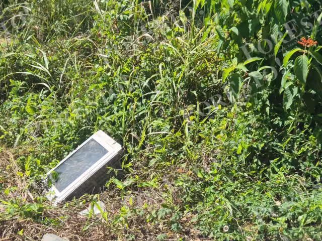 Vecinos denuncian lote baldío abandonado en la colonia La Cruz, en Champotón.