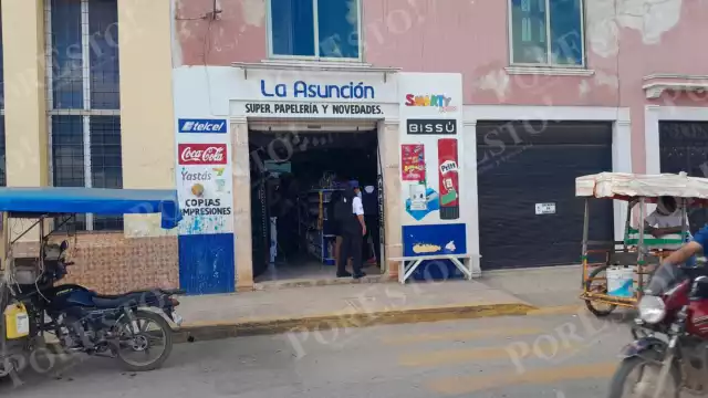 Sorprenden a dos menores robando en papelería de Dzitbalché; cámaras captan el momento