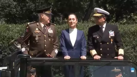 La presidenta Claudia Sheinbaum Pardo encabeza su primer encuentro oficial con los cuerpos de seguridad como Comandanta Suprema de las Fuerzas Armadas La presidenta Claudia Sheinbaum Pardo encabeza su primer encuentro oficial con los cuerpos de seguridad como Comandanta Suprema de las Fuerzas Armadas