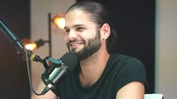 Farid Dieck es criticado por clip en línea Farid Dieck es criticado por clip en línea