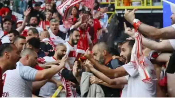 Aficionados de Turquía y Georgia protagonizan pelea campal en la Eurocopa 2024