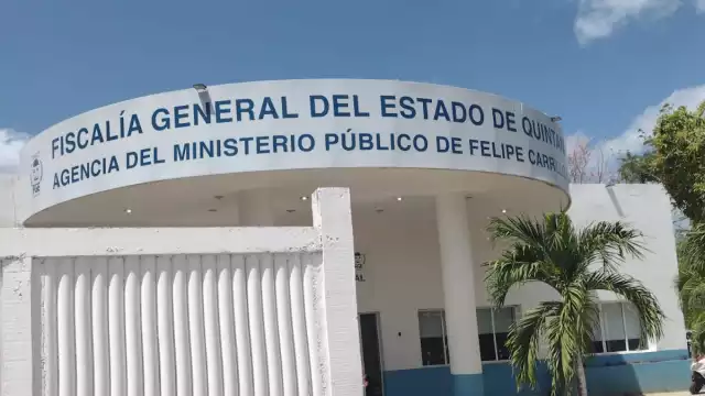 Como seña particular que presenta esta persona se trata de un tatuaje en el lado superior medio de la espalda