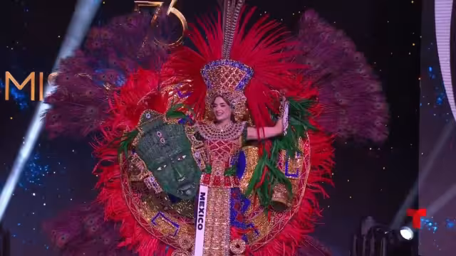 Maria Fernanda representó a México con un traje típico que lleva a las culturas indigenas