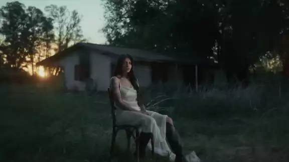 Nueva canción de Cazzu, La Cueva, tiene un interesante mensaje en la letra. Nueva canción de Cazzu, La Cueva, tiene un interesante mensaje en la letra.