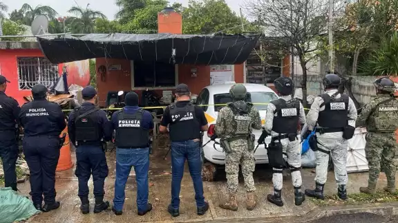 Elementos de diferentes corporaciones de seguridad participaron en los cateos. Elementos de diferentes corporaciones de seguridad participaron en los cateos.