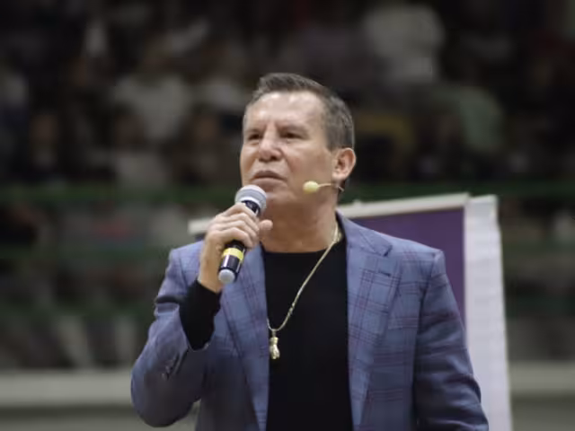  Julio César Chávez