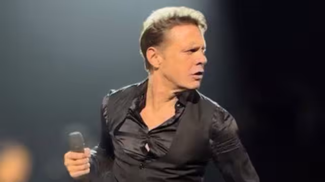 Luis Miguel en concierto desde el Estadio Santiago Bernabéu de Madrid