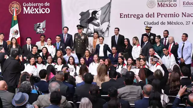 Durante la ceremonia de entrega del PND