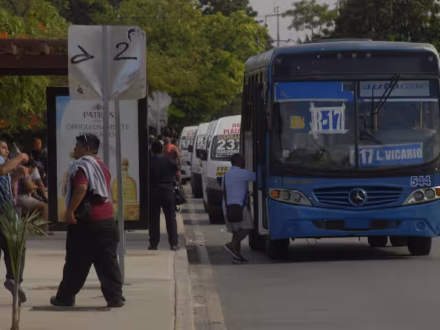 Transportistas deberán presentar solicitud por aumento de tarifas en Cancún