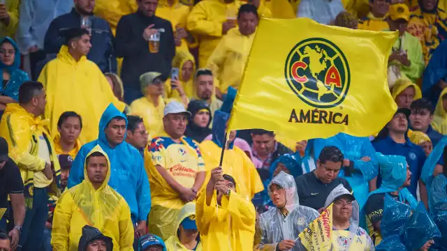 Aficionados del América celebran victoria con canción del Cruz Azul