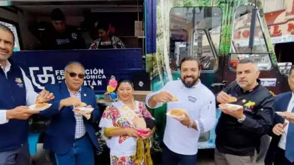 En la edición 49 del Tianguis Turístico de México, el YucaTruck ofrece sabores del estado En la edición 49 del Tianguis Turístico de México, el YucaTruck ofrece sabores del estado