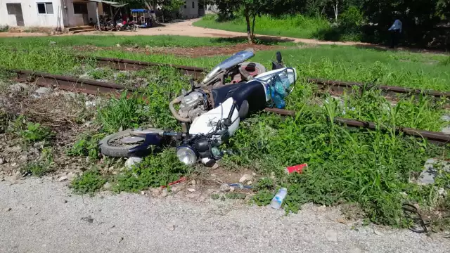 Un motociclista en estado inconveniente y a exceso de velocidad perdió el control en una curva y derrapó, resultando con el rostro casi desfigurado.