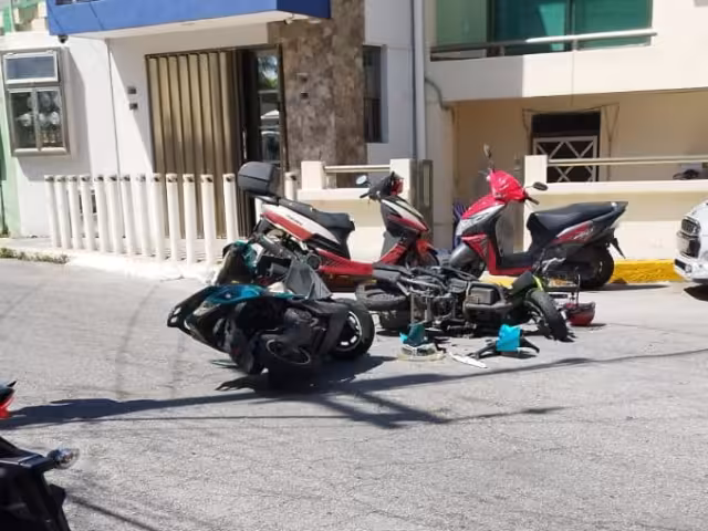 Alumnas del Colegio de Bachilleres de Isla Mujeres sufren accidente