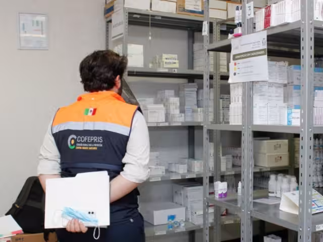 Alex Svarch, titular de la Cofepris