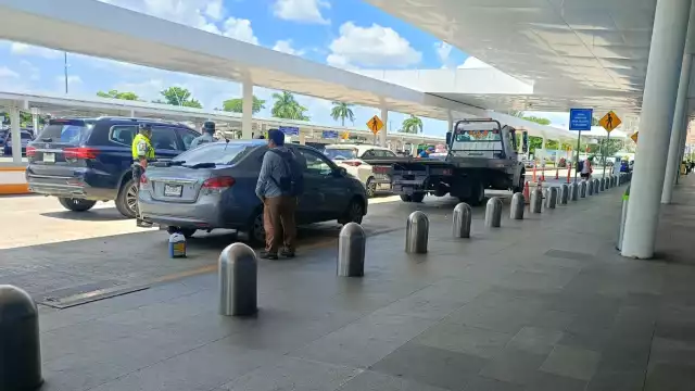 Después de levantar y entregar la tarjeta de infracción, el vehículo fue remolcado y transportado al resguardo de la Guardia Nacional