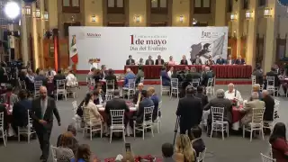 Presidenta Sheinbaum encabeza conmemoración del Día del Trabajo en Palacio Nacional junto a líderes sindicales y empresariales: EN VIVO
