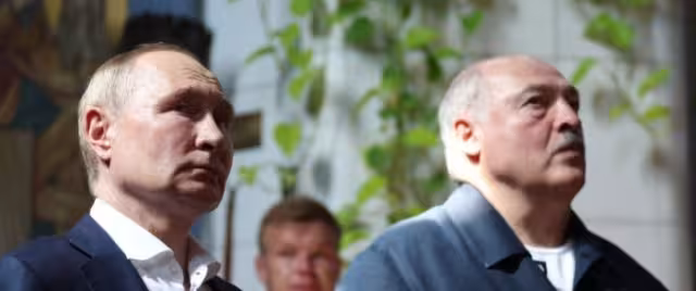 El presidente de Rusia, Vladimir Putin y su homologo bielorruso, Alexander Lukashenko se reunieron en la isla de Valaam