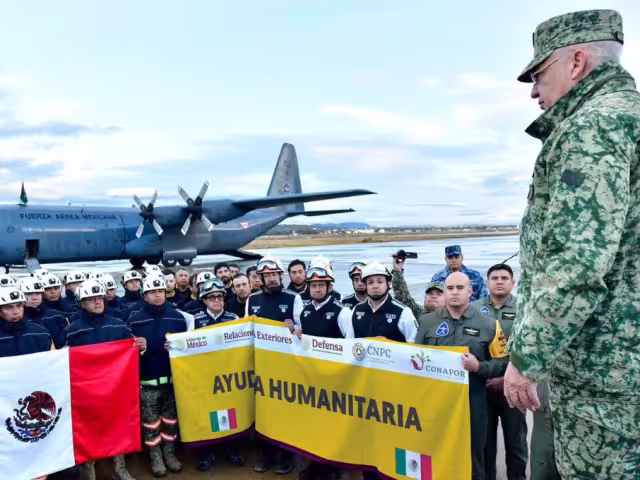 El titular de la Defensa Nacional le dirigió un mensaje a la brigada mexicana que viajó a California para combatir los incendios
