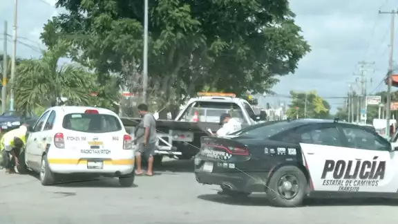 Reportan accidente vial de miles de pesos en daños materiales Reportan accidente vial de miles de pesos en daños materiales