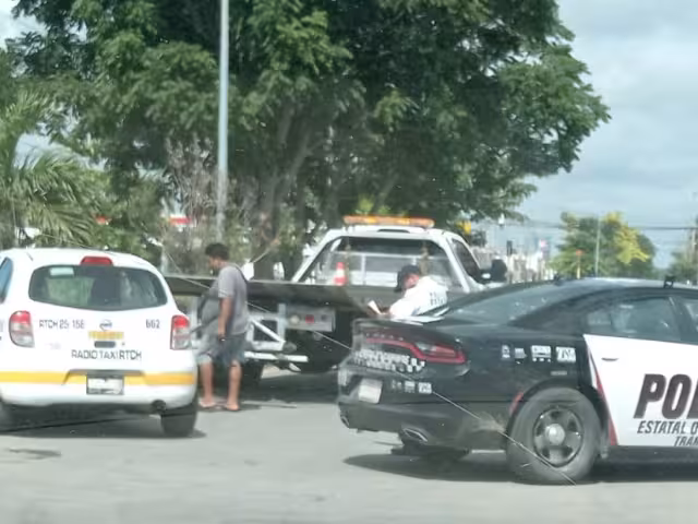 Reportan accidente vial de miles de pesos en daños materiales