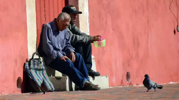 En el albergue solo habitan 49 hombres y mujeres de la tercera edad porque constantemente se van y entran nuevas personas con necesidad