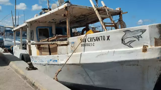 Tras el hundimiento del San Crisanto 10, pescadores fueron rescatados en Celestún, Yucatán