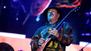 Carlos Santana da positivo a COVID-19: Cancela conciertos en Texas tras hospitalización  