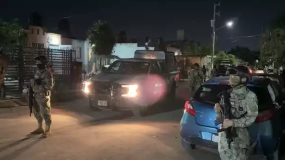 Autoridades aseguran presuntos puntos de venta de droga en Cancún. Autoridades aseguran presuntos puntos de venta de droga en Cancún.