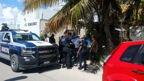 La mujer usó un machete para agredir a su esposo; vecinos llamaron a las autoridades La mujer usó un machete para agredir a su esposo; vecinos llamaron a las autoridades