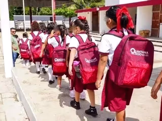 Luego de que padres de familias y autoridades pidieran la reanudación de labores, algunos planteles abrieron nuevamente