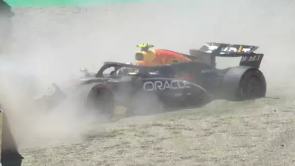 Sergio 'Checo' Pérez chocó su auto contra el muroen la última práctica libre del Gran Premio de Emilia-Romagna Sergio 'Checo' Pérez chocó su auto contra el muroen la última práctica libre del Gran Premio de Emilia-Romagna