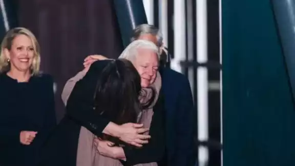 Julian Assange regresó como un hombre libre a su natal Australia, luego de 14 años de detención Julian Assange regresó como un hombre libre a su natal Australia, luego de 14 años de detención