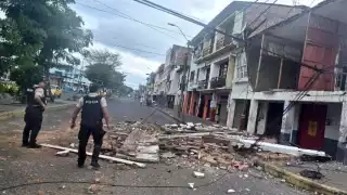 Fuerte sismo de magnitud 6,3 sacude Esmeraldas, Ecuador: reportan daños materiales pero sin alerta de tsunami
