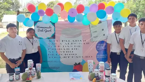 La feria sirvió como oportunidad para mostrar los esfuerzos de los estudiantes en el colegio La feria sirvió como oportunidad para mostrar los esfuerzos de los estudiantes en el colegio