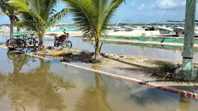 El fenómeno, conocido también como marea alta, forma parte del ciclo natural de los cuerpos de agua costeros